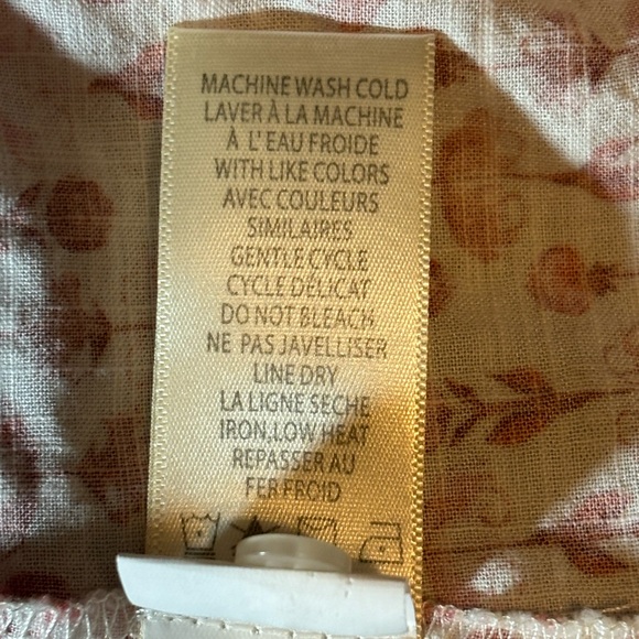 Max Studio Floral Women's Blouse in Red and White - medium. - Picture 8 of 8